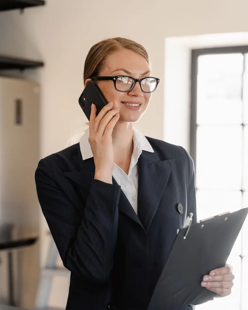 Funding advisor on a phone call